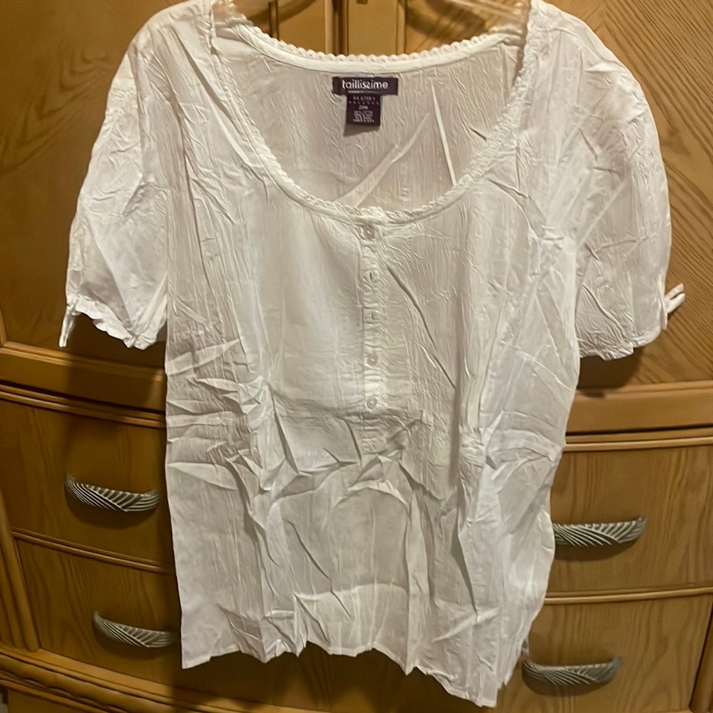 Taillissime white Womans top size 28w